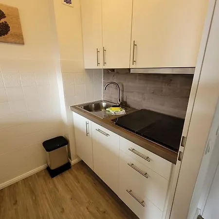 Apartment Scharbeutz, 1 Raum Fewo Mit Sonnigem Balkon, Ruhig Und Zentral *
