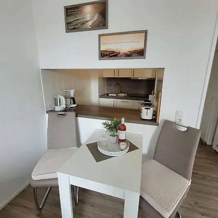 Scharbeutz, 1 Raum Fewo Mit Sonnigem Balkon, Ruhig Und Zentral * Scharbeutz